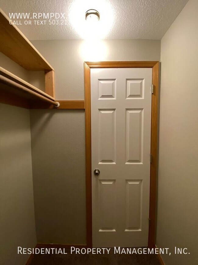 Building Photo - Refreshed Rental Rate - Coveted Sherwood H...