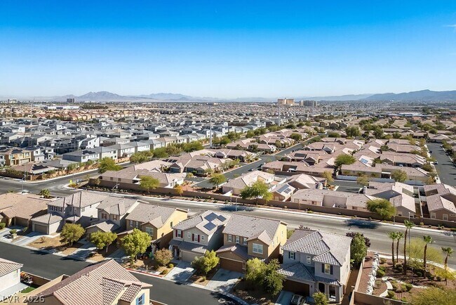 Building Photo - 10360 Sipple St