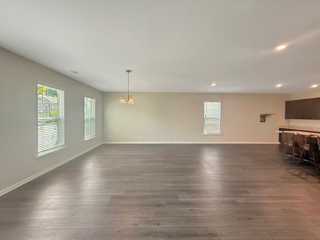 Building Photo - 4372 Grosbeak Dr