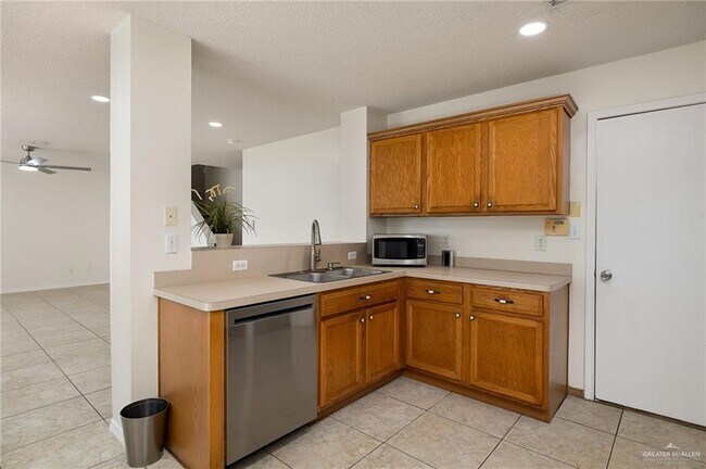 Building Photo - 16 San Esteban Ct