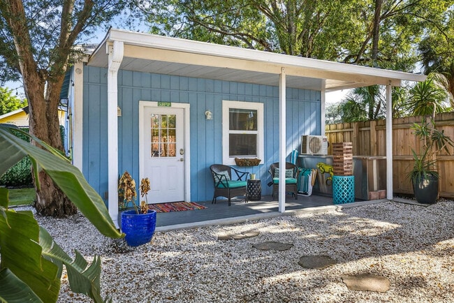 Building Photo - 2705 N Poplar Ave