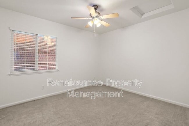 Building Photo - 288 W Fauna Ave