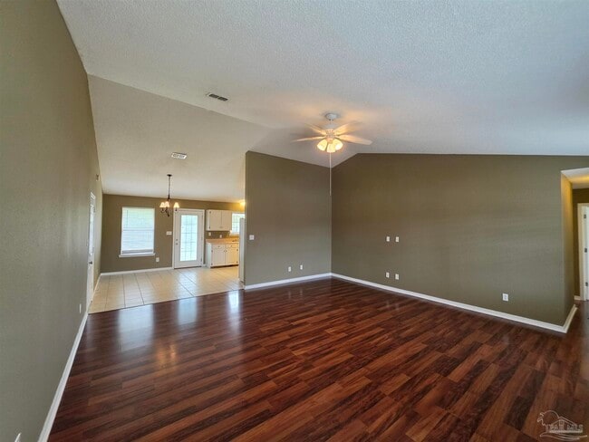 Building Photo - 4041 Shorewood Dr