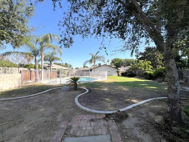 Building Photo - 7415 Hooper Ave
