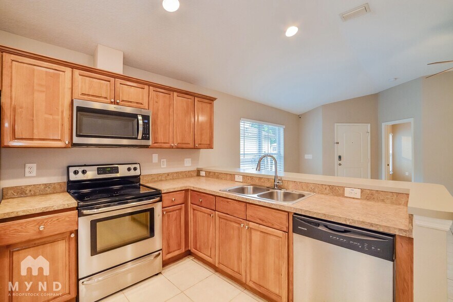 Building Photo - 2430 Princeton Ave