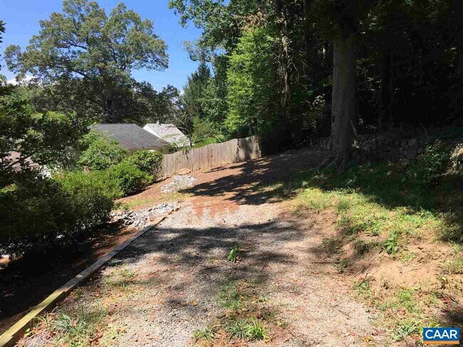 Building Photo - 718 McIntire Rd