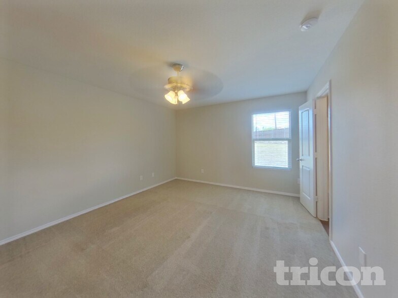 Building Photo - 6028 Parkview Hills Ln