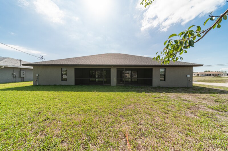 Building Photo - 4021 SW 8th Pl