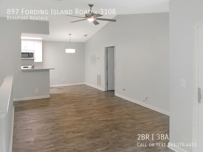 Building Photo - 897 Fording Island Rd