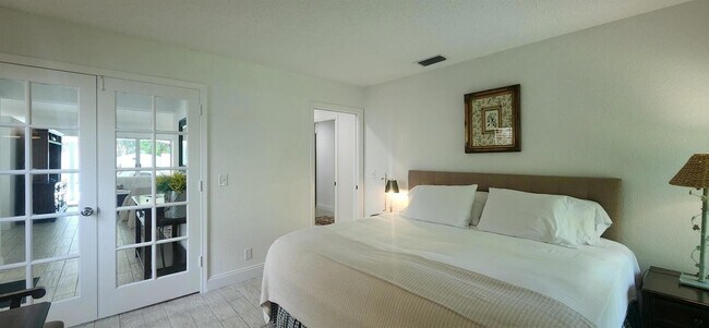 Building Photo - 2284 Las Casitas Dr