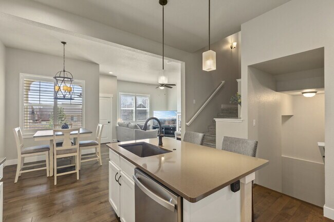 Building Photo - Stunning 3 bed, 4 bath townhome - attached...