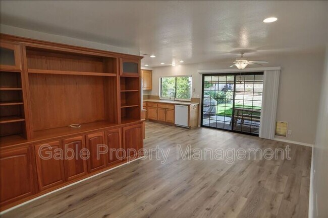 Building Photo - 27553 Saffron Ln