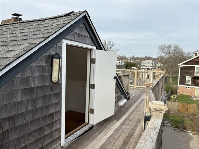 Building Photo - 24 Houston Ave