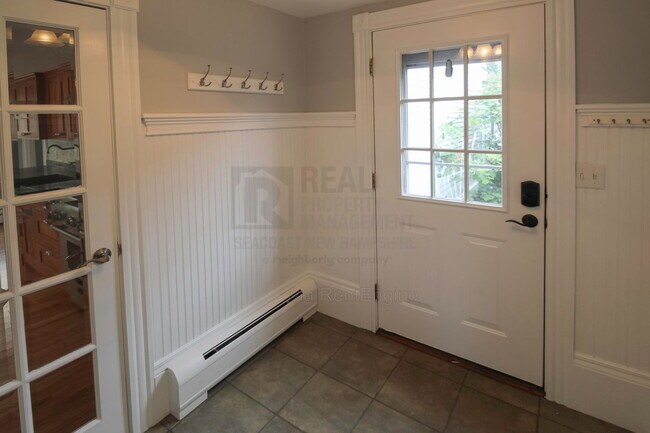Building Photo - 445 Pleasant St