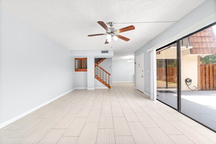 Building Photo - 3425 San Bernadino Dr