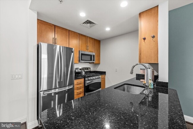 Building Photo - 1111 Oronoco St