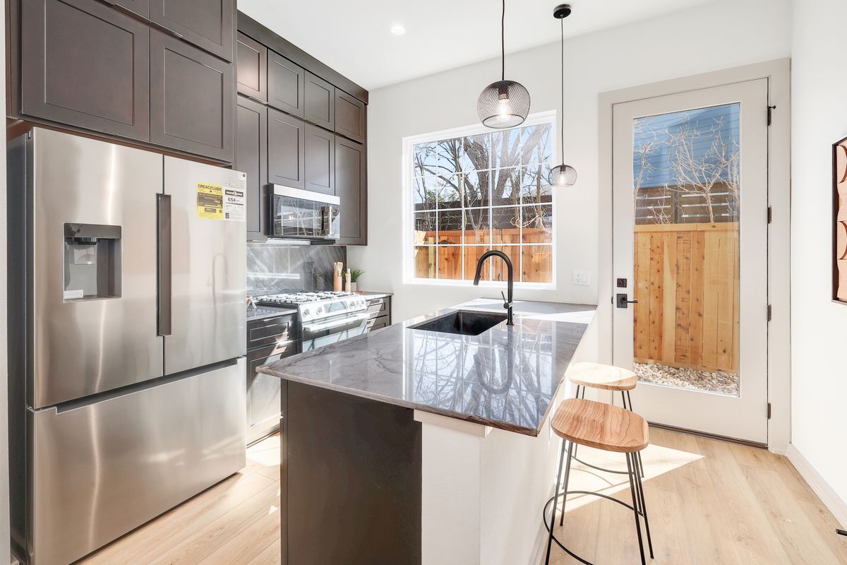 Building Photo - 1732 Bunche Rd