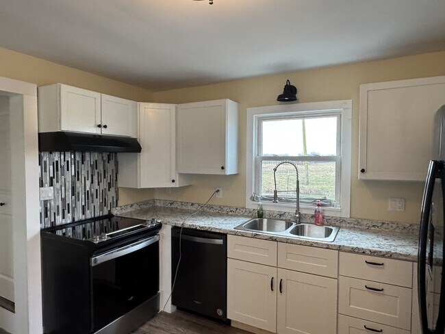 Building Photo - 501 Webb Ridge Rd