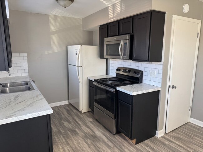 Building Photo - 3656-3658 CLIME RD,