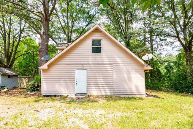 Building Photo - 2502 Rosebud Rd