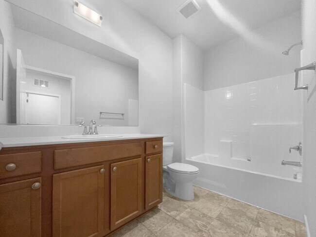 Building Photo - 3234 Bridgeway Dr