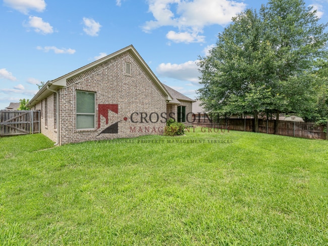 Building Photo - 3 Bedroom 2 Bath Near Three Lakes MS!