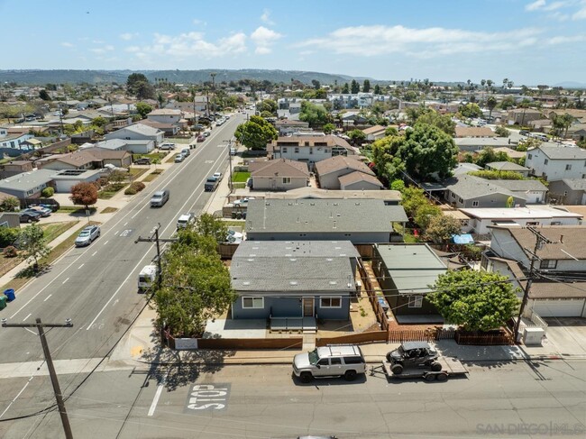 Building Photo - 1489 Fern Ave
