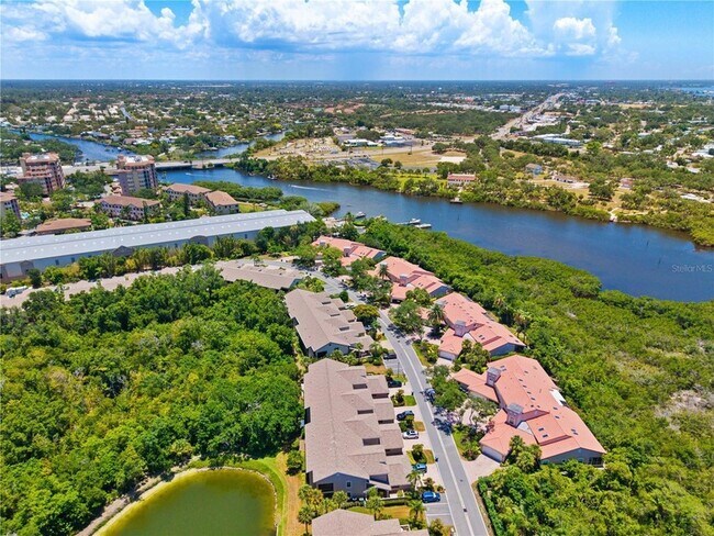 Building Photo - 1714 Starling Dr
