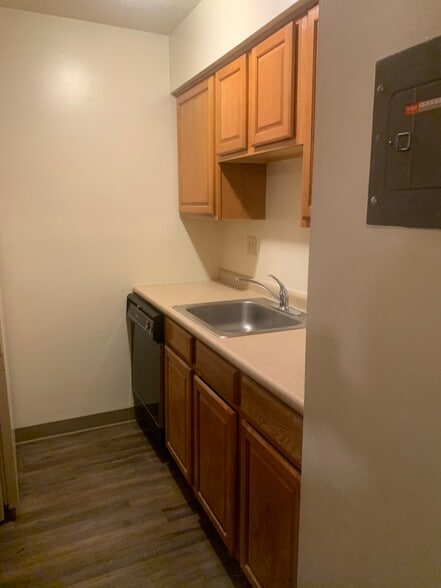 Building Photo - 2065 Sutton Ave