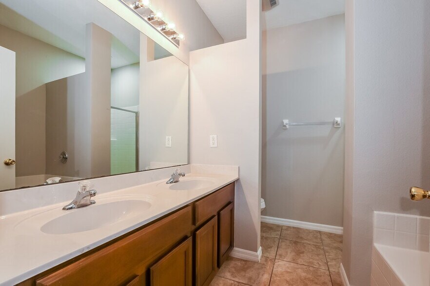 Building Photo - 344 Marathon Ln