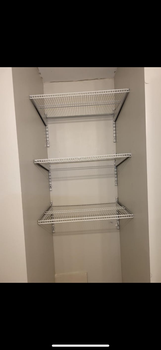 Building Photo - 755 Cascade Dr