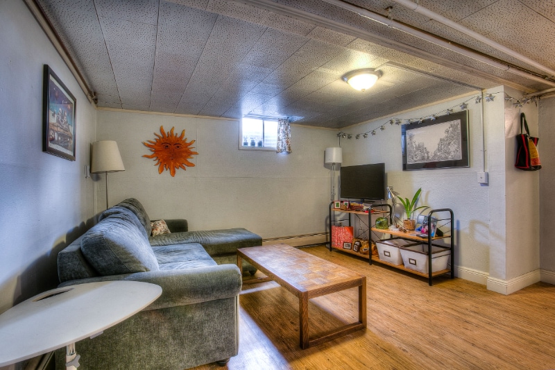 Building Photo - 401.5 Lilac Ln