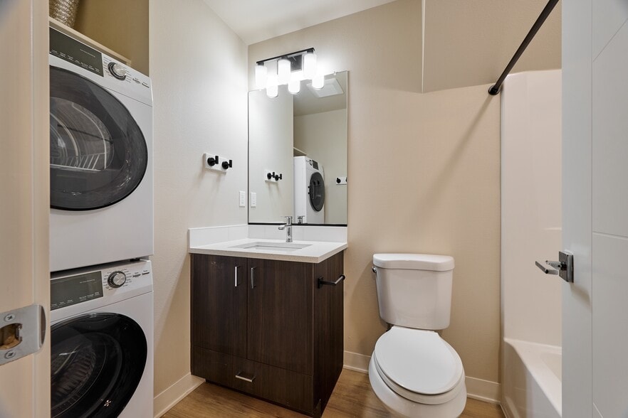 Building Photo - 1940 NW Grant Ave