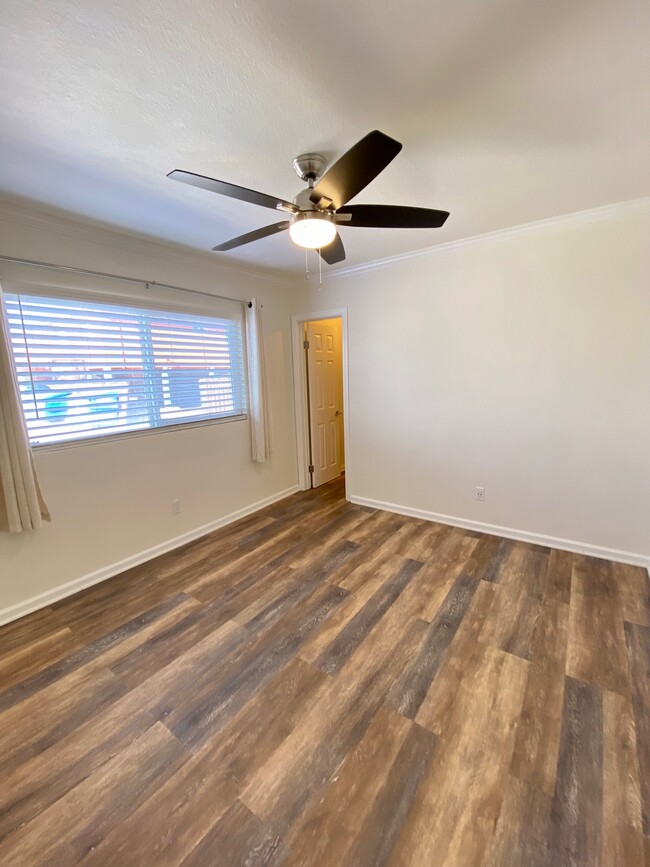 Building Photo - 4424 Altadena Ave