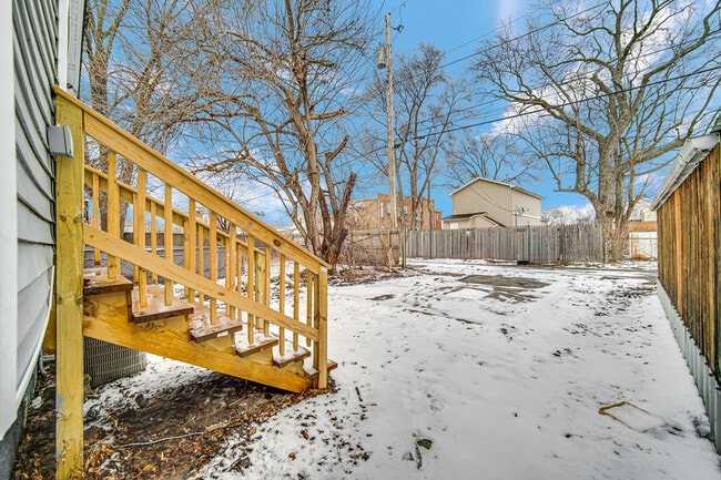 Building Photo - 5527 Alice Ave