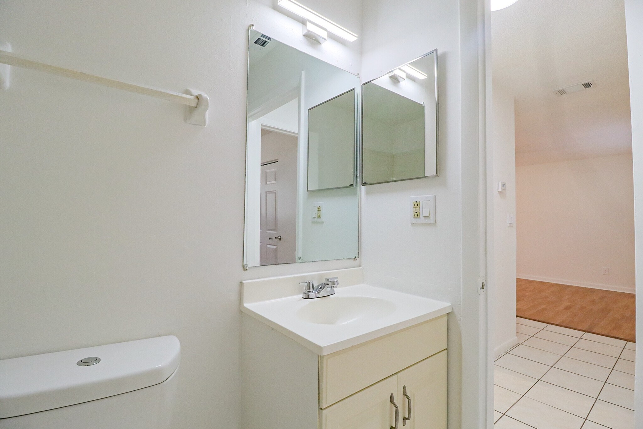 Building Photo - 3453 NW 44th St