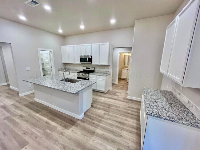 Building Photo - Welcome to Homestead!! Brand New 4/2/2  ne...