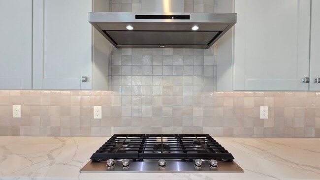 Building Photo - Pristine home in amenity rich Estrella Mountain Ranch!