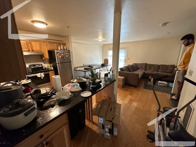 Building Photo - Five Bedroom + Two & half Bath TownHouse * Lower Allston