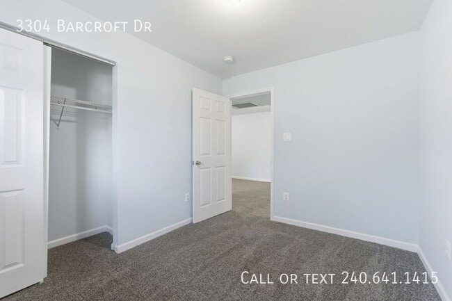 Building Photo - 3304 Barcroft Dr