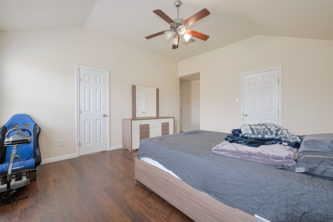 Building Photo - 3327 Bluebird Park Ln
