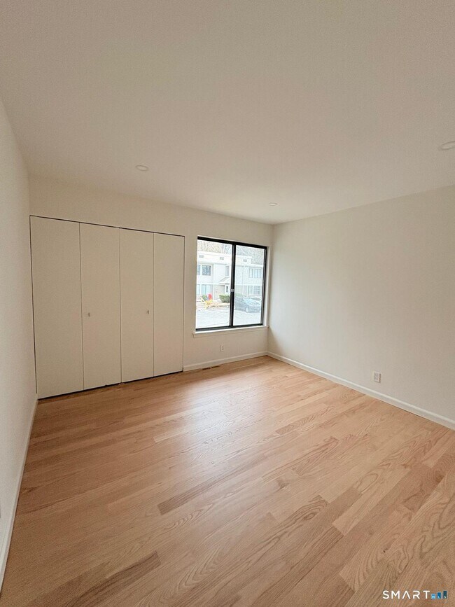 Building Photo - 9 Cook Close