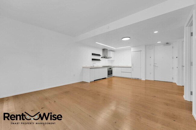 Building Photo - 450 Hayes St