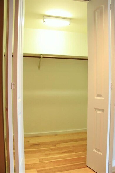 Building Photo - 25 Bow St