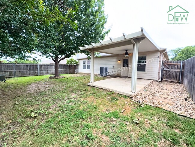 Building Photo - Charming 3 Bed / 2 Bath Home for Lease in Heritage Glen — Fort Worth