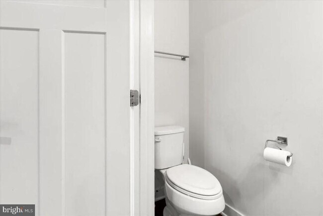 Building Photo - 9932 Vista Pointe Dr