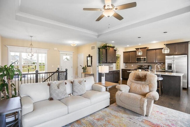 Building Photo - 4 Bedroom Ranch in SW Champaign - Availabl...