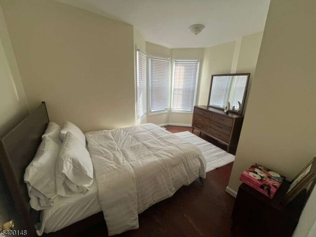 Building Photo - 168 N 5th St