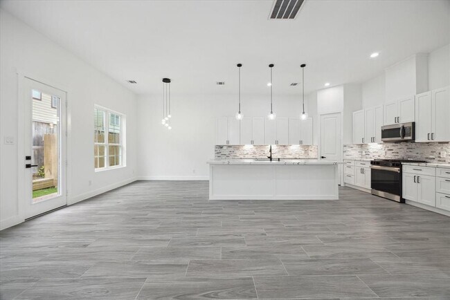 Building Photo - 10935 Brookeshire Chase Ln