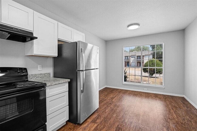Building Photo - 1806 River Crossing Cir